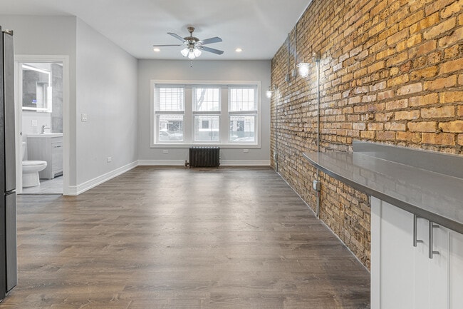 6037 N Winthrop Ave in Chicago, IL - Building Photo - Building Photo