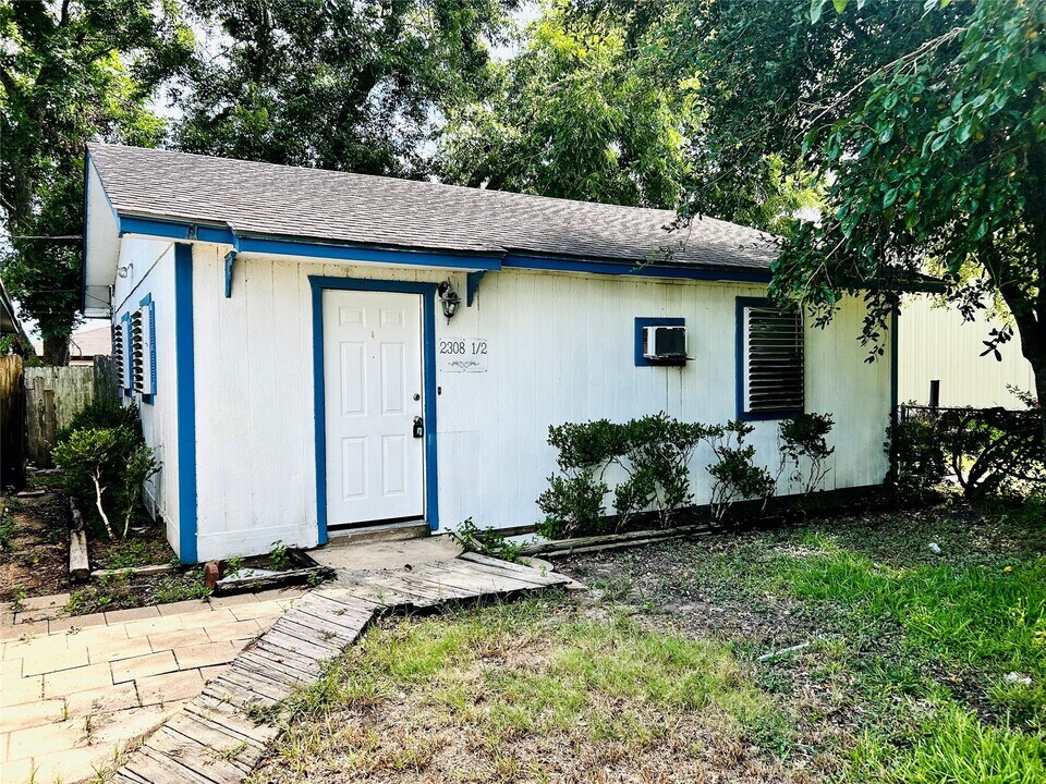 2308-10th 1/2 Avenue in Texas City, TX - Foto de edificio