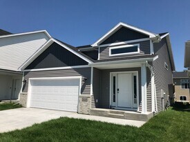 2625 5th Ct W in West Fargo, ND - Building Photo