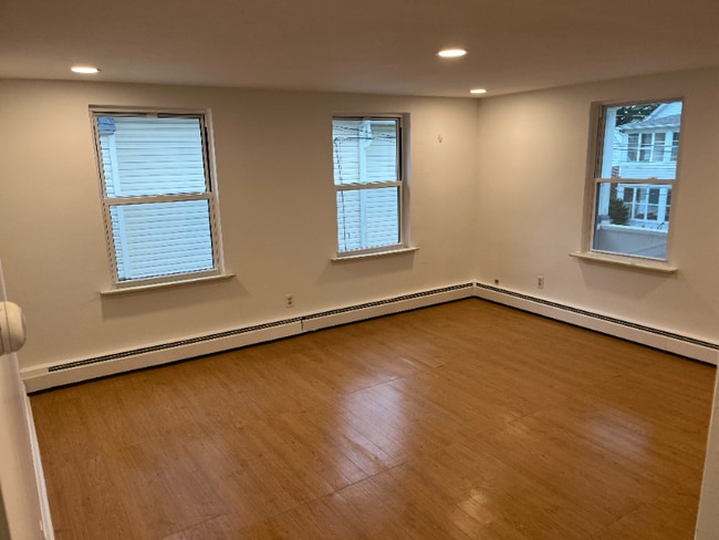 261 Hillside Ave in Torrington, CT - Building Photo - Building Photo