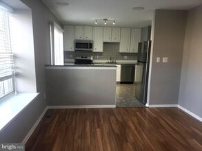 5002 Essex Ln in Mount Laurel, NJ - Building Photo - Building Photo