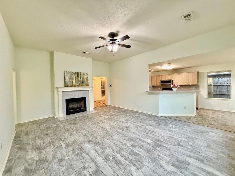 6818 Cansfield Ct in Katy, TX - Foto de edificio