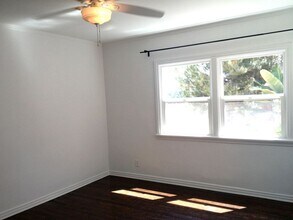 1629 Rendall Pl in Los Angeles, CA - Foto de edificio - Building Photo