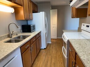 6340 Americana Dr in Willowbrook, IL - Building Photo - Building Photo