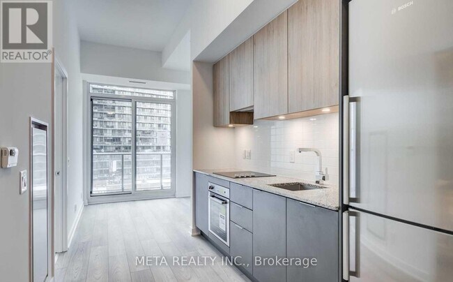 property at 120-1120 Parliament St