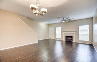 3174 Holly Hall St in Houston, TX - Building Photo - Building Photo