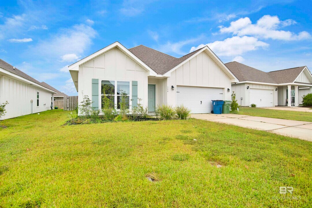 390 Gemini St in Gulf Shores, AL - Building Photo