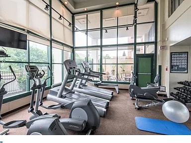 2429 Locust St in Philadelphia, PA - Building Photo - Building Photo