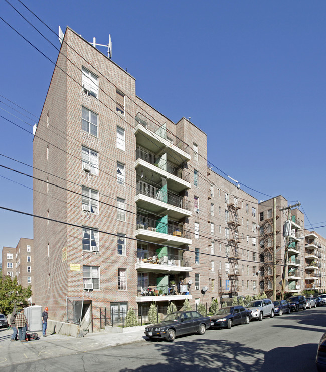 1545 Rhinelander Ave in Bronx, NY - Building Photo - Building Photo