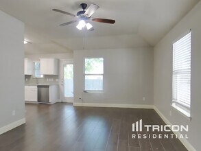 5019 Willow Point Dr in Conroe, TX - Building Photo - Building Photo