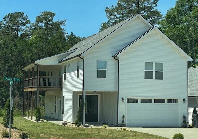 401 Albus Dr in Travelers Rest, SC - Foto de edificio