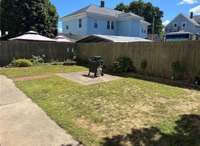 95 Oakland Ave, Unit Apt. 1 in Pawtucket, RI - Building Photo - Building Photo