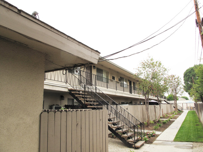 225 S Madison Ave in Monrovia, CA - Foto de edificio - Building Photo