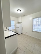 5404 La Mirada Ave in Los Angeles, CA - Foto de edificio - Building Photo