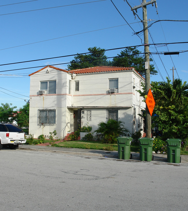 623 NE 61st St in Miami, FL - Foto de edificio - Building Photo