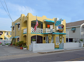 317 N Carolina Beach Ave in Carolina Beach, NC - Building Photo - Building Photo