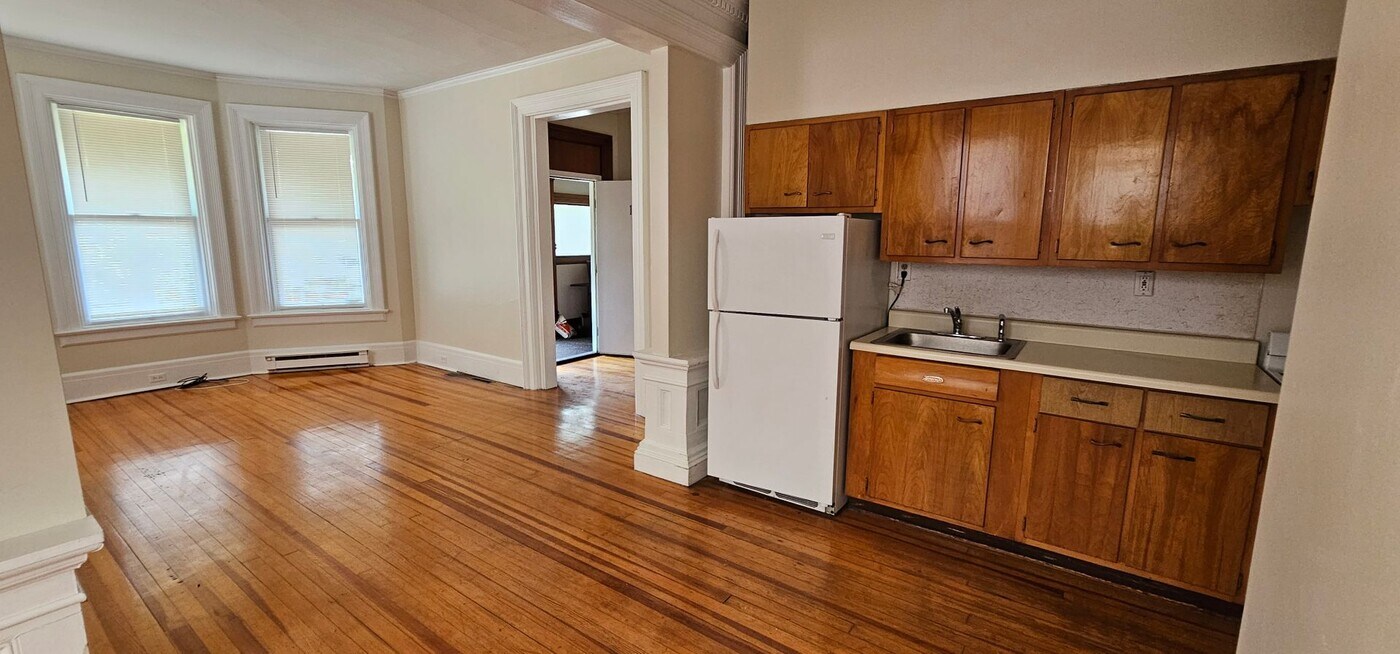 834 Union St in Schenectady, NY - Building Photo