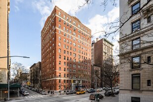 650 West End Ave in New York, NY - Building Photo