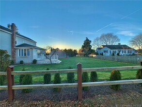 270 N Water St in Stonington, CT - Building Photo - Building Photo