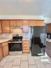 233 Chalmette Dr in Norman, OK - Building Photo - Building Photo