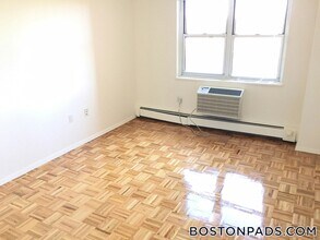 185 Freeman St, Unit 843 in Brookline, MA - Foto de edificio - Building Photo