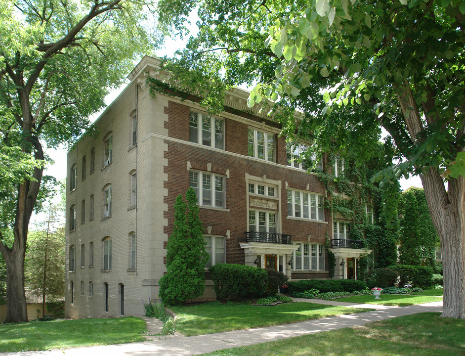 DACOTAH APARTMENTS in Minneapolis, MN - Foto de edificio