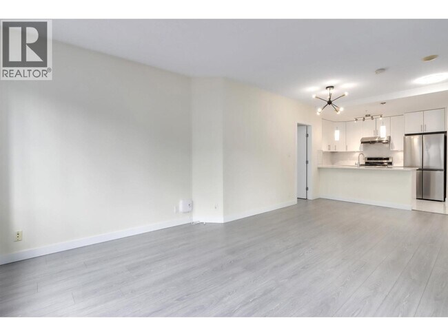 6888 Alderbridge Wy in Richmond, BC - Building Photo - Building Photo