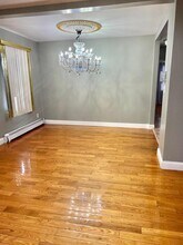 127 Casper St in Valley Stream, NY - Building Photo - Building Photo