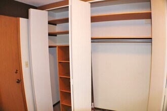 16 Green Mountain Dr in Iowa City, IA - Building Photo - Building Photo