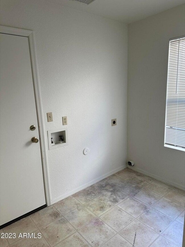 property at 3712 E Lavender Ln