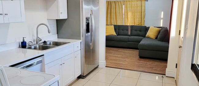 property at 718 S 1st St