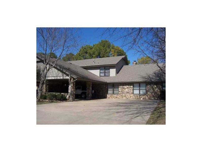 property at 2504 E Sweetbriar Dr