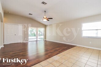 31421 Glendalough Way in Wesley Chapel, FL - Building Photo - Building Photo