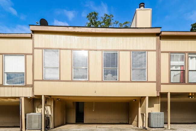 property at 2 Lakeway St