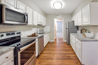 Villas on Briarcliff in Atlanta, GA - Building Photo - Building Photo