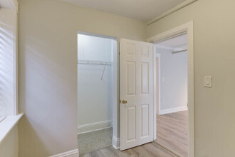 2042 W Armitage Ave in Chicago, IL - Building Photo - Building Photo