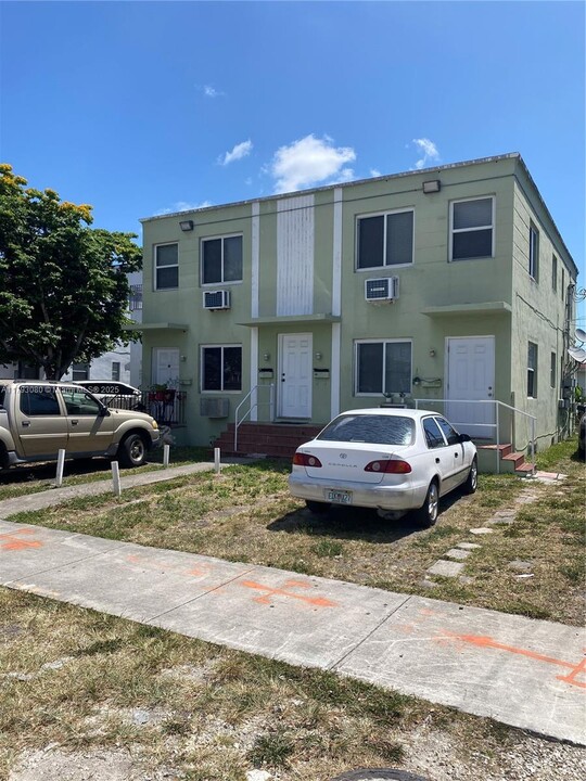 711 SW 21st Ave in Miami, FL - Building Photo