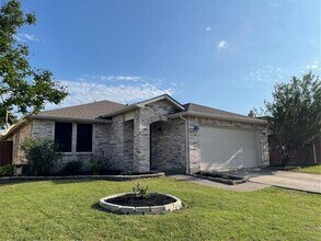 1712 Silverwood Ln in Little Elm, TX - Foto de edificio - Building Photo
