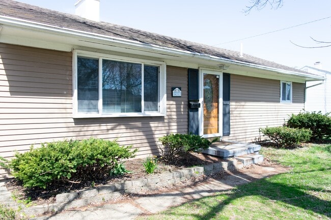 2373 Vale Dr in Dayton, OH - Building Photo - Building Photo