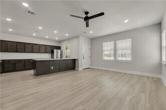 537 Baby Bear Dr in College Station, TX - Building Photo - Building Photo