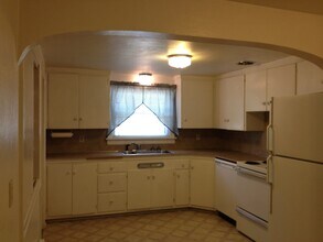 2080 Hilyard St in Eugene, OR - Foto de edificio - Building Photo