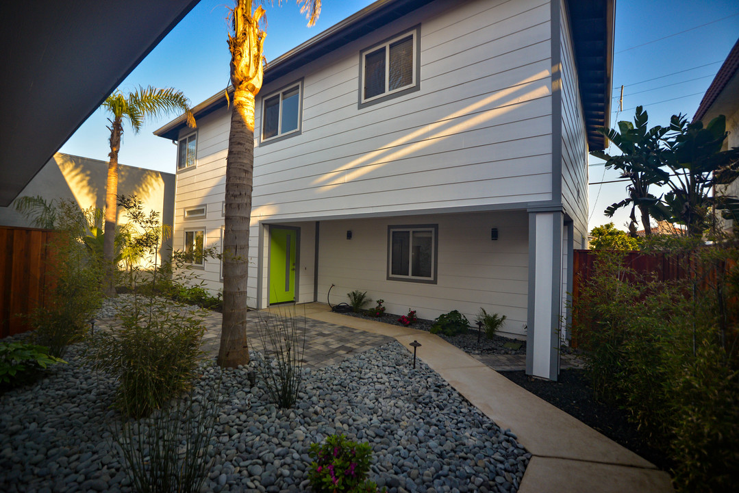 118-120 Elm Ave in Imperial Beach, CA - Building Photo