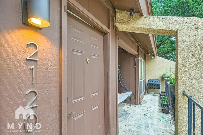 property at 7152 Fair Oaks Ave