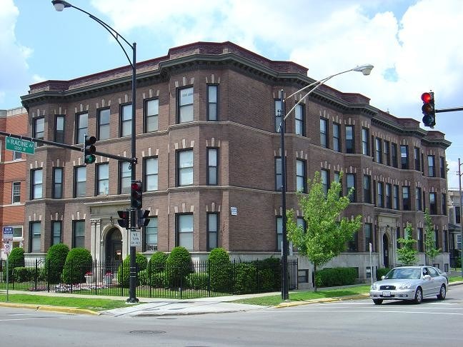 1200 W Addison St, Unit Garden