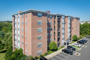 Red Brook Condominiums in Owings Mills, MD - Building Photo