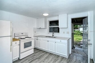 647 Church St in Nokomis, FL - Building Photo - Building Photo