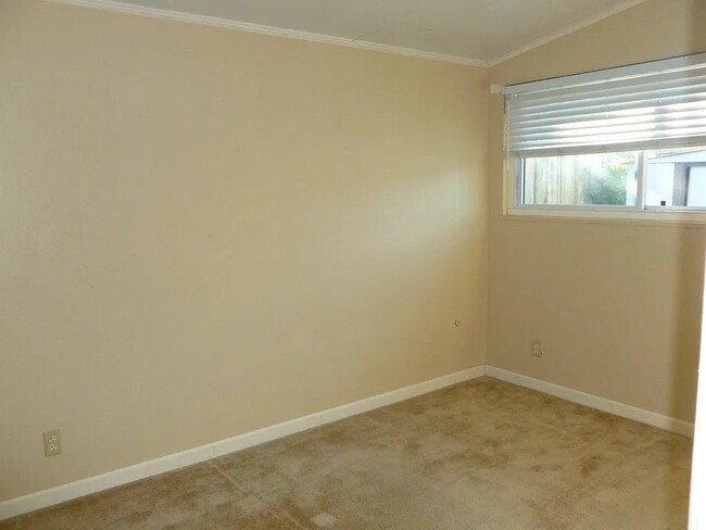 1230 Manzano Way in Sunnyvale, CA - Building Photo - Building Photo