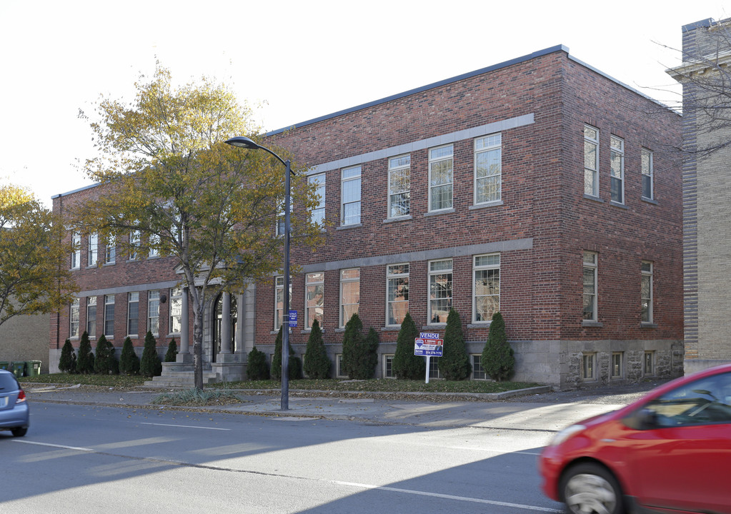 1930 Papineau in Montréal, QC - Building Photo