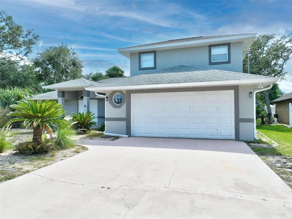 8 Sycamore Terrace in Palm Coast, FL - Building Photo