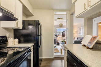 Urban Palms Apartment Homes in Houston, TX - Foto de edificio - Building Photo